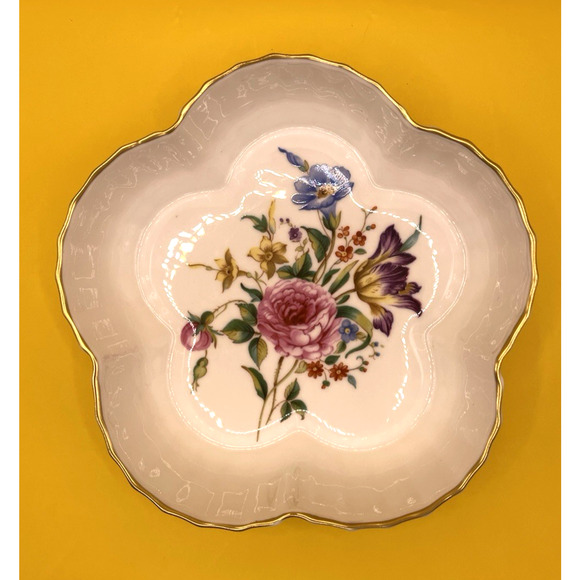 Vintage Royal Worcester Witley Garden Fine Bone China scalloped Dish - Picture 1 of 12